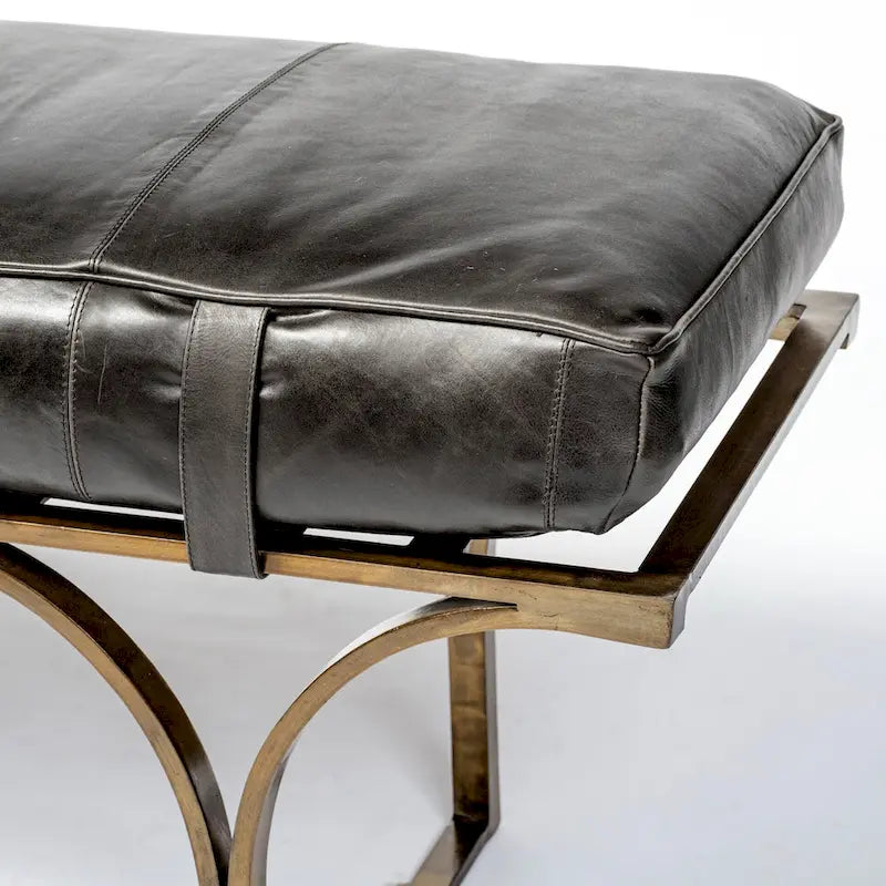 Banc d'appoint en cuir marron 55L x 16W avec base en métal noir - 55,0L x 16,0W x 19,0H